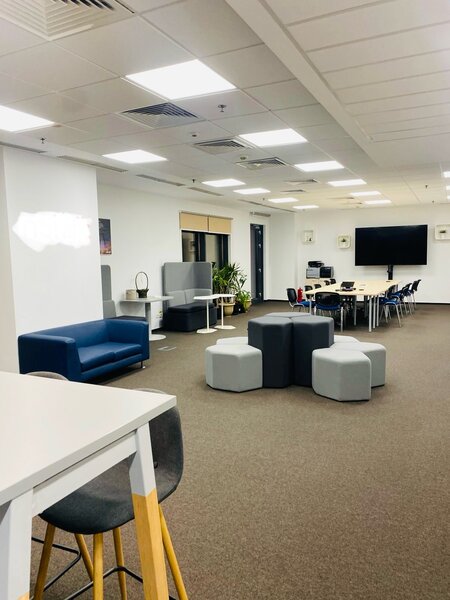 Wipe Cleaning Solutions - firma curatenie birouri si centre comerciale